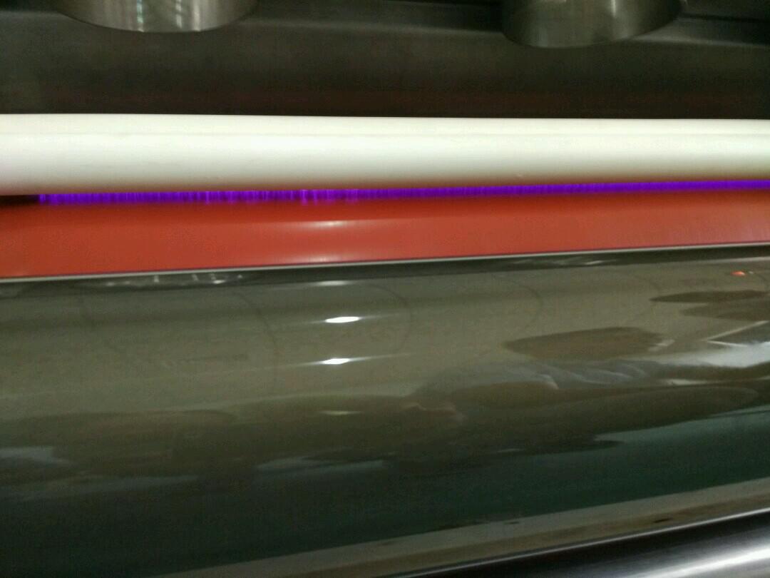 提升太陽(yáng)能板背板性能的低溫等離子表面處理機(jī)技術(shù)-普樂(lè)斯等離子清洗機(jī)